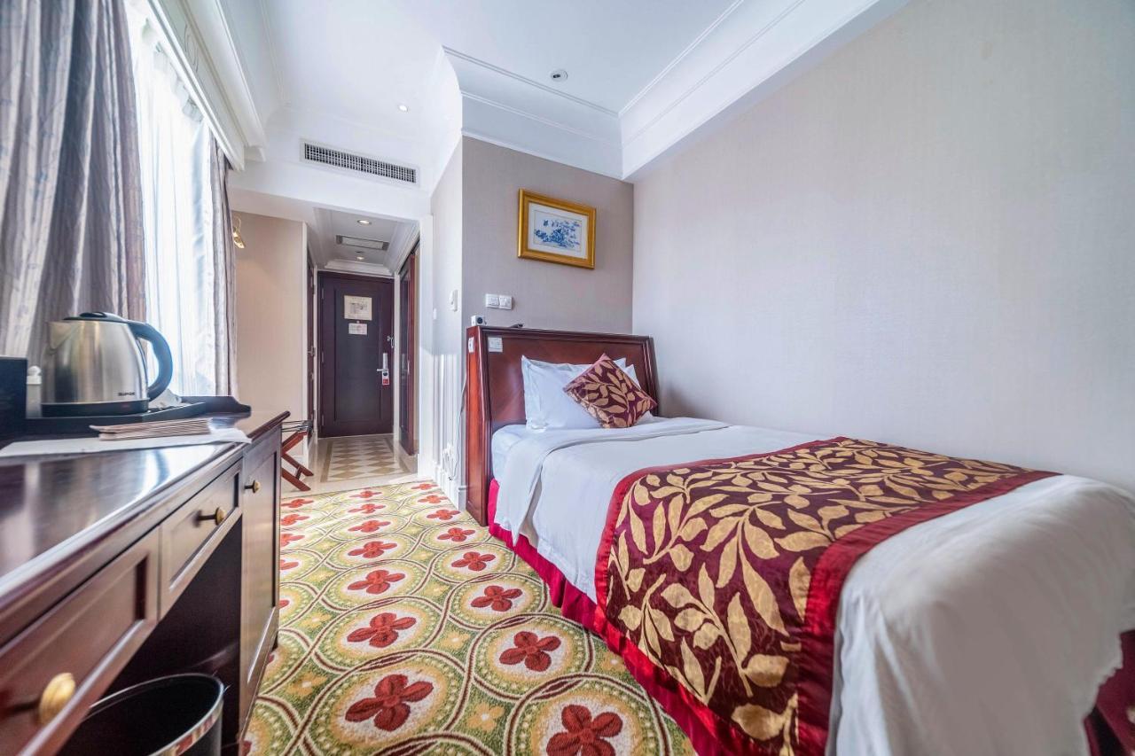 Ramada Yichang Hotel Exterior foto