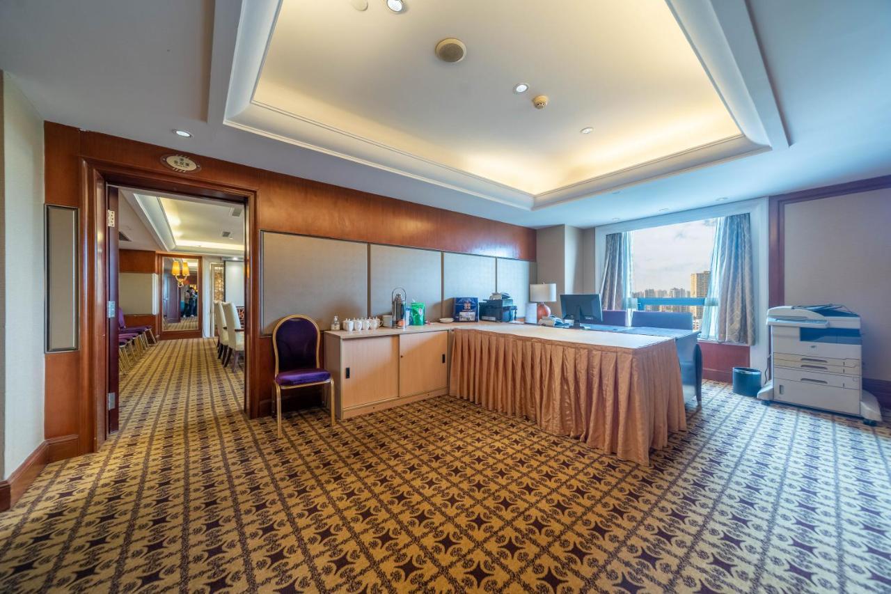 Ramada Yichang Hotel Exterior foto