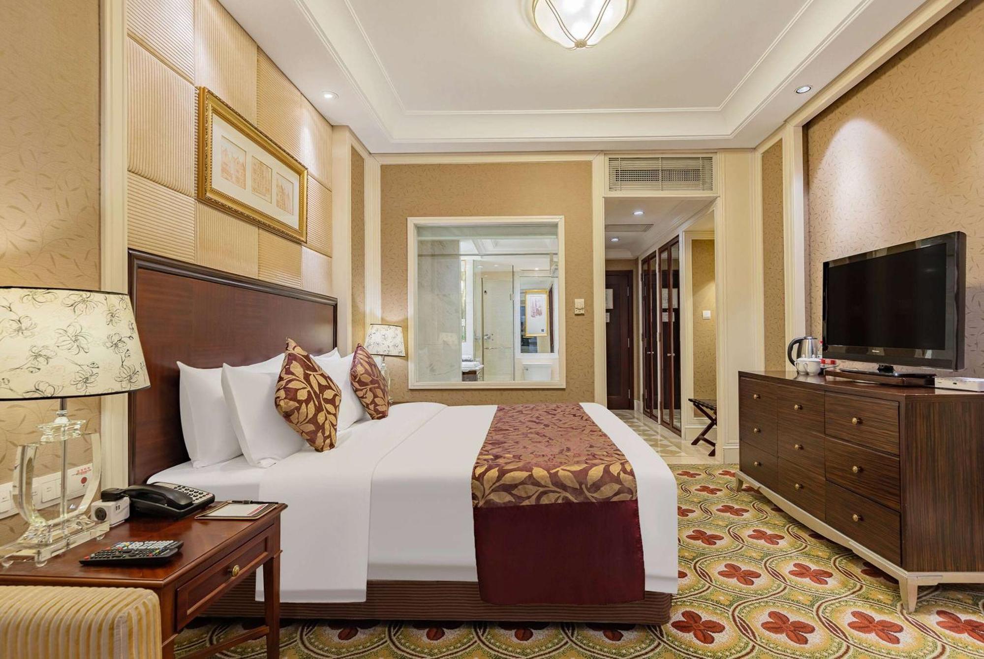 Ramada Yichang Hotel Exterior foto